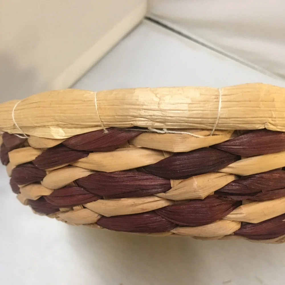 Woven Basket Home Decor 9in Tan Burgundy Corn Husk Round Bowl Rustic Farmhouse